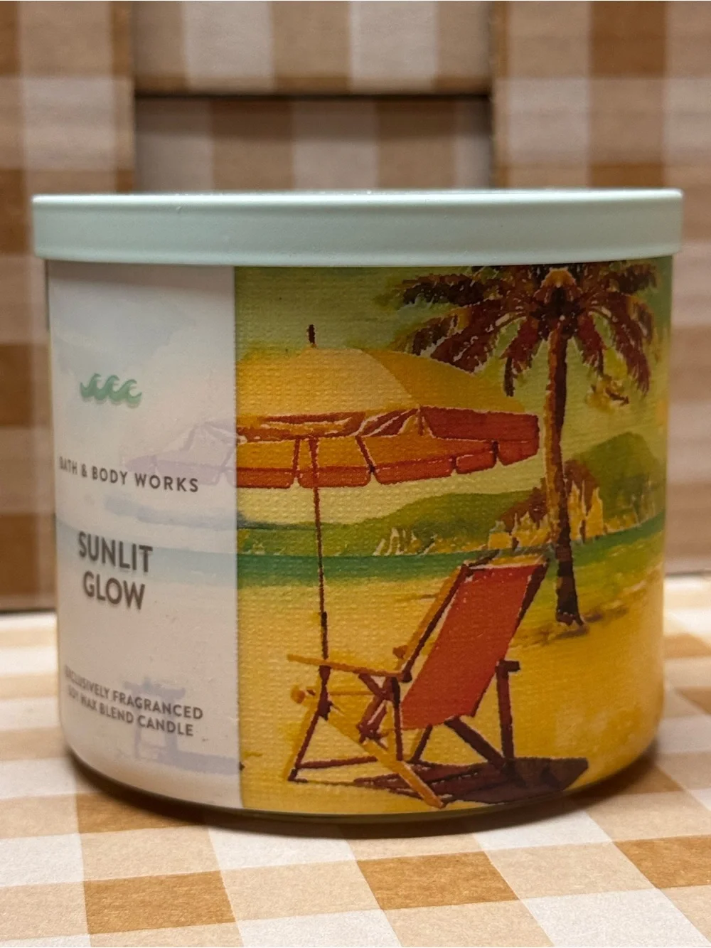 NEW B&BW Sunlit Glow 3 wick candle - Picture 2 of 5